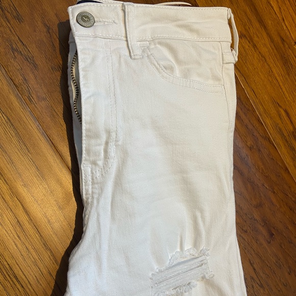 Hollister White Ripped Jeans size 1R - Picture 3 of 3